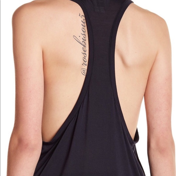 ✌🏼🆕{HAUTE HIPPIE} Black Racerback Graphic Hi-Lo - Picture 4 of 6